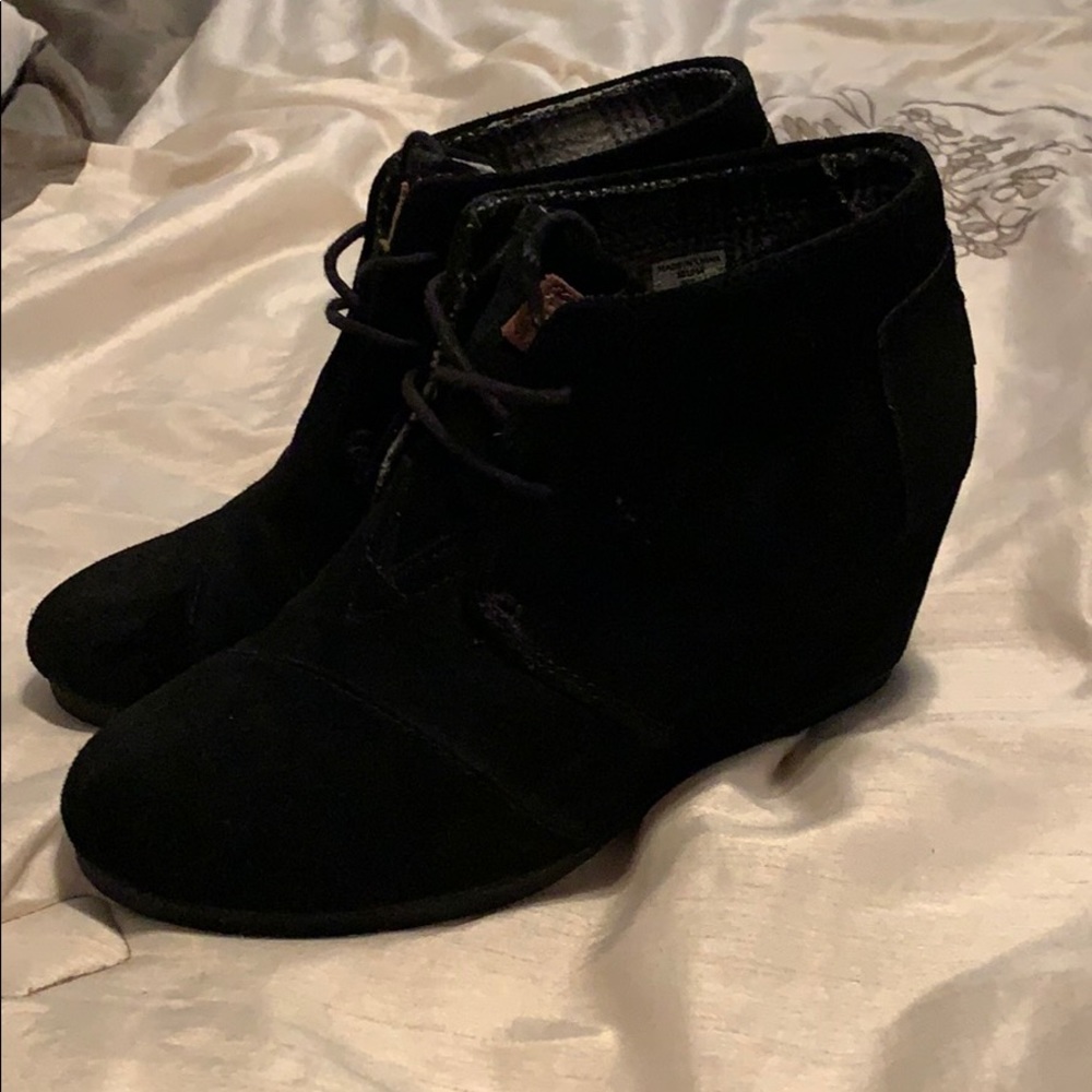 Toms black booties